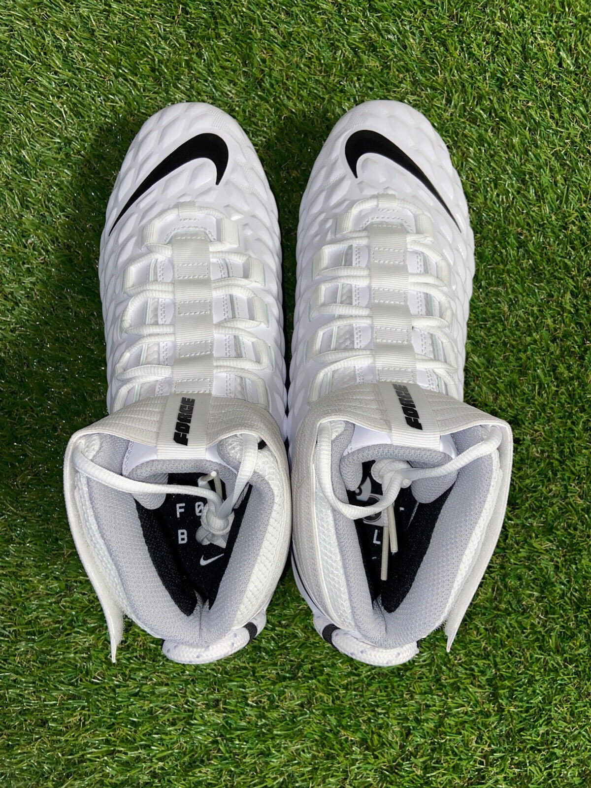 white nike lineman cleats
