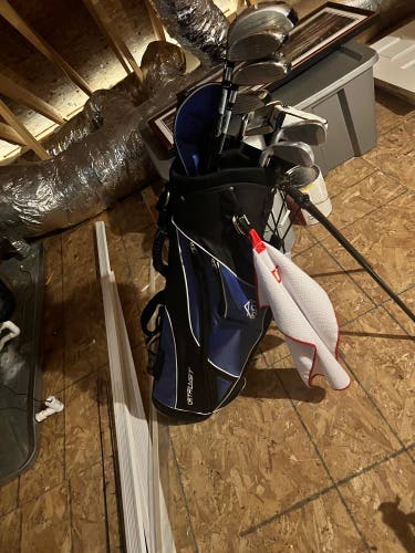 Set of 7 Golf Clubs