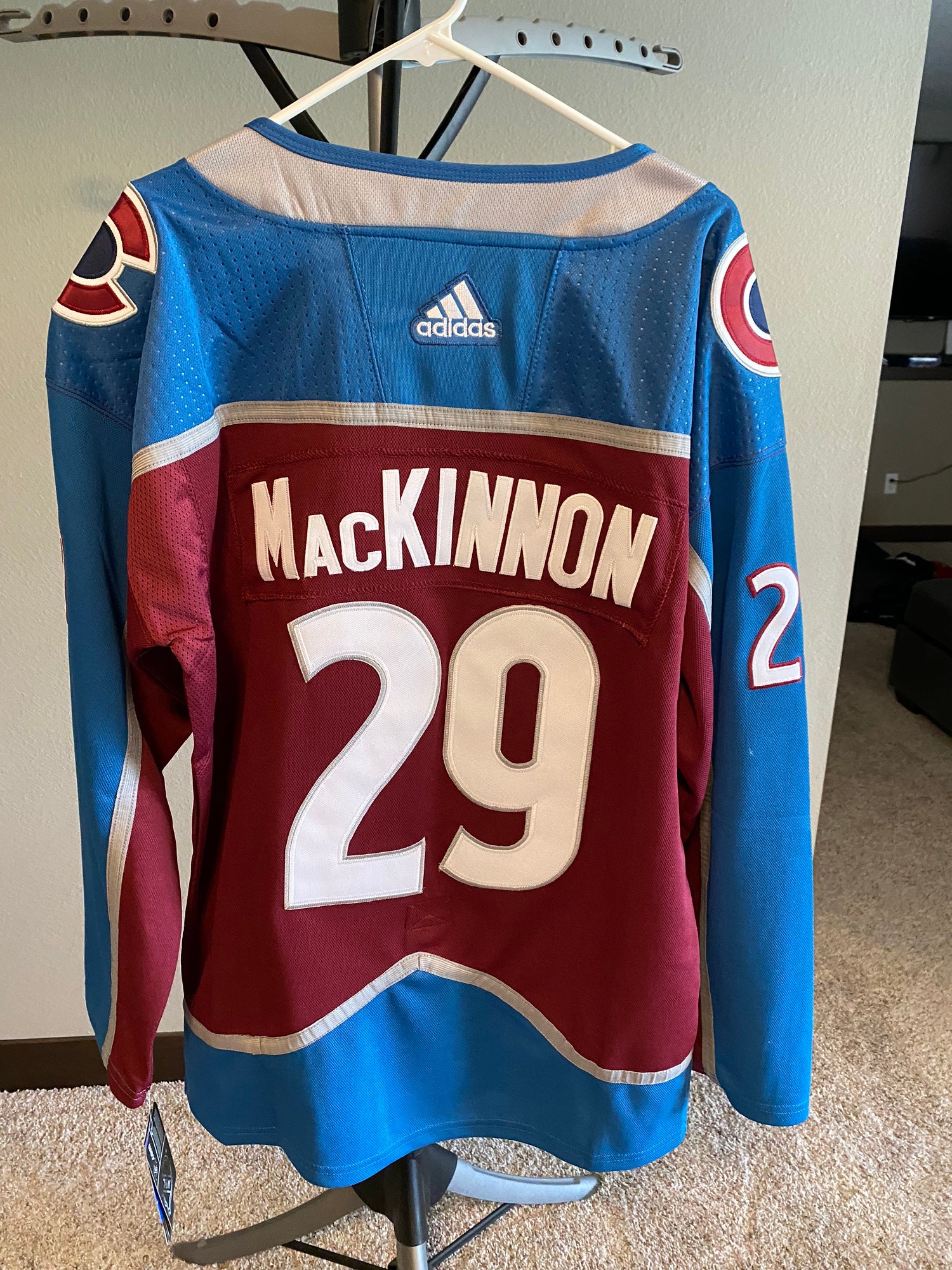 Colorado Avalanche Reverse Retro Jersey Nathan MacKinnon NHL Size 50 M