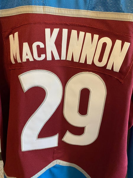 Nathan Mackinnon Signed Colorado Avalanche Fanatics XL Red Jersey