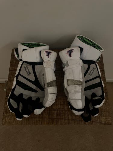 New Player's Maverik 13" M4 Lacrosse Gloves