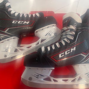 New CCM Regular Width  Size 7.5 D JetSpeed Control Hockey Skates