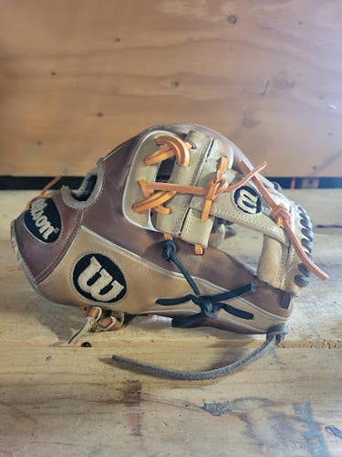 Wilson A2000 Baseball Glove 11.5"