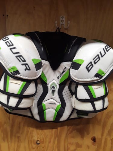 Senior New Large Bauer Supreme One80 Shoulder Pads Pro Stock