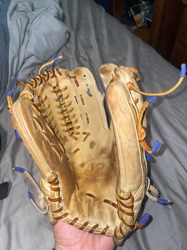 Used Right Hand Throw 11.75" A2K Baseball Glove (needs relacing)