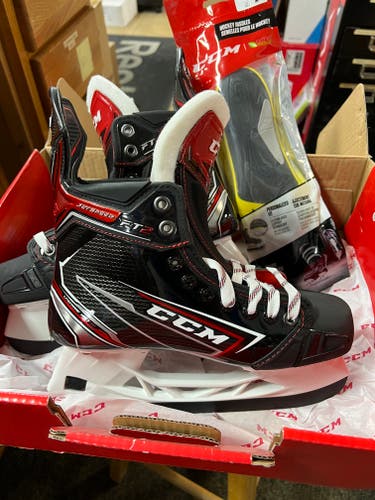 New Junior CCM JetSpeed FT2 Hockey Skates Extra Wide Width Size 5