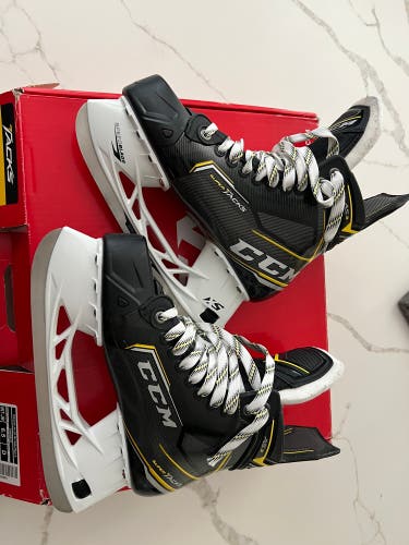 CCM Super Tacks AS3 6.5 D skates
