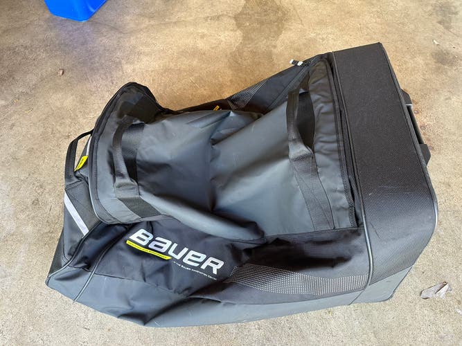 Bauer S21 Elite Hockey Wheeled Bag - Senior