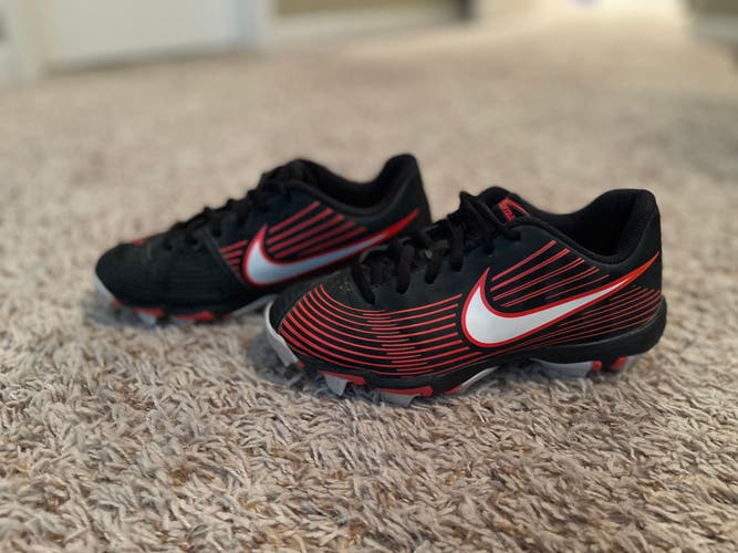 Used Youth Black/Red Nike Fast flex Molded Cleats