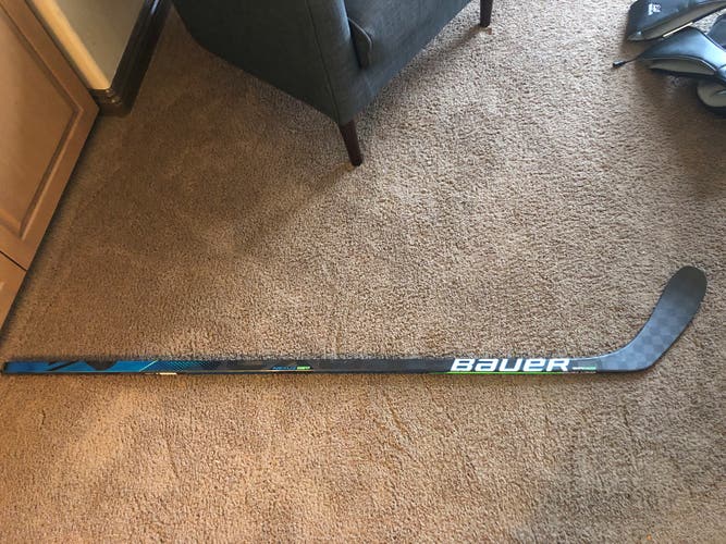 Junior Left Hand P28  Nexus Geo Hockey Stick