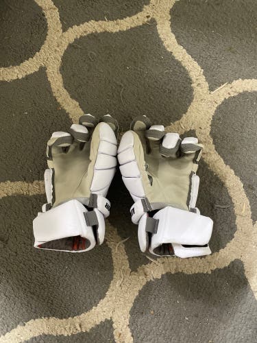 New Player's Warrior Medium Burn Lacrosse Gloves
