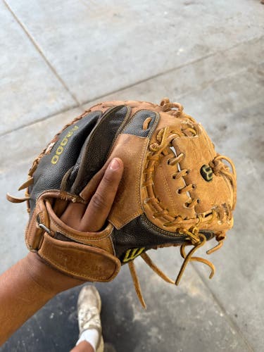 Right Hand Throw 33.5" A2000 Catcher's Glove