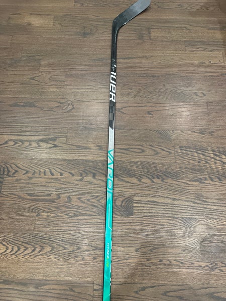 Senior Right Handed P88M Pro Stock Vapor Hyperlite Hockey Stick