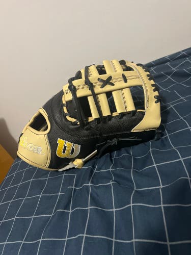 Wilson a2000 first base mitt