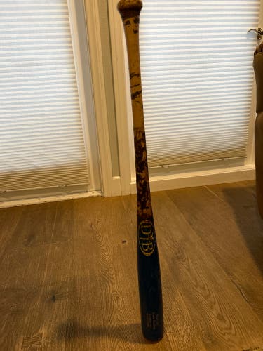 Used Wood (-3) 31 oz 33" 243m Bat