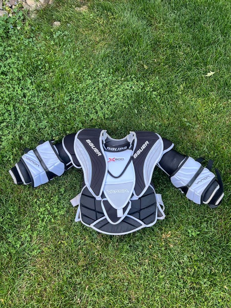 Used Medium Bauer Vapor X900 Goalie Chest Protector