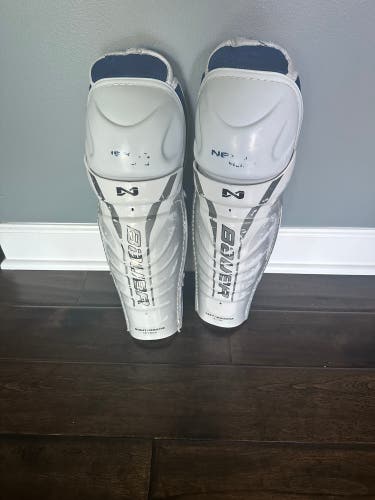 Used Bauer  Nexus 4000 Shin Pads
