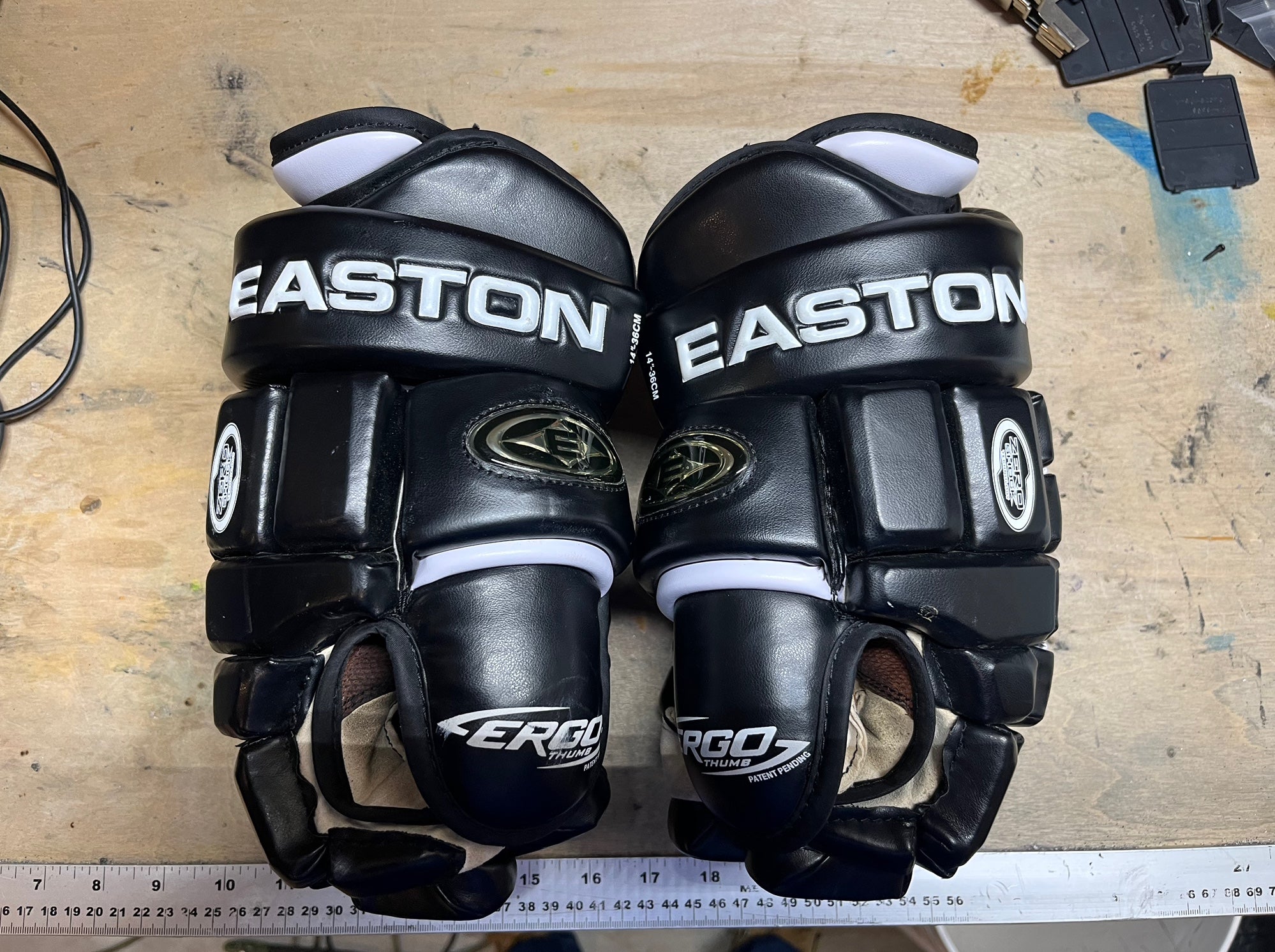 Easton Synergy EQ3 - Adult 15 Hockey Gloves - Black