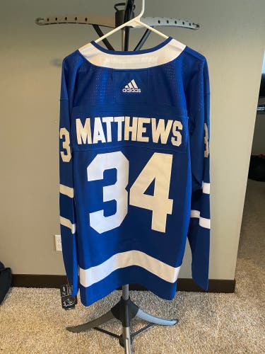 *NEW* Austin Matthews Toronto Maple Leafs NHL Jersey Size XL 54