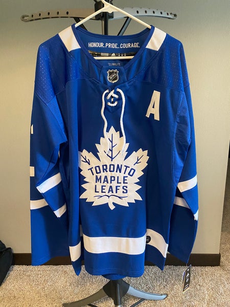 Vintage Toronto Maple Leafs Matthews Ice Hockey Jersey Red XL