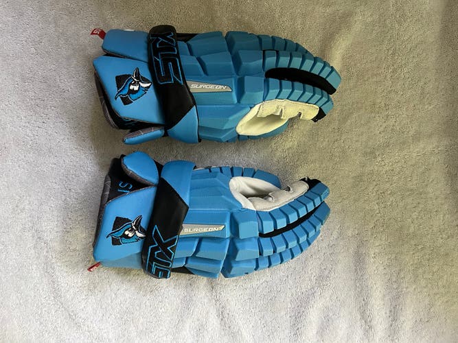 New STX Large Lacrosse Gloves