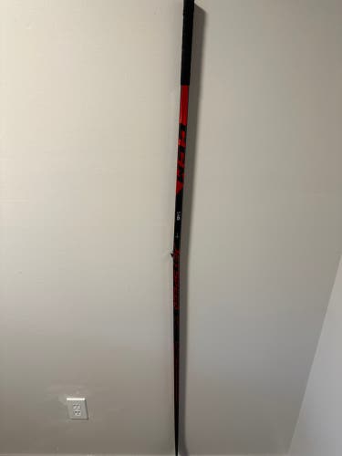 BROKEN CCM Jetspeed FT4 Pro 75 Flex P28 Curve