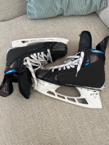 Used Bauer Regular Width Pro Stock Size 7.5 Vapor Hyperlite Hockey Skates