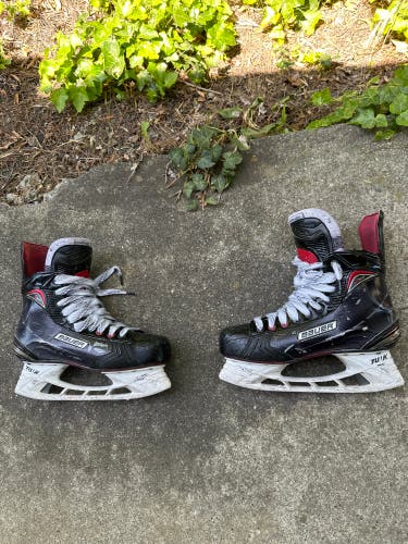 New Bauer Regular Width Size 9 Vapor X800 Hockey Skates