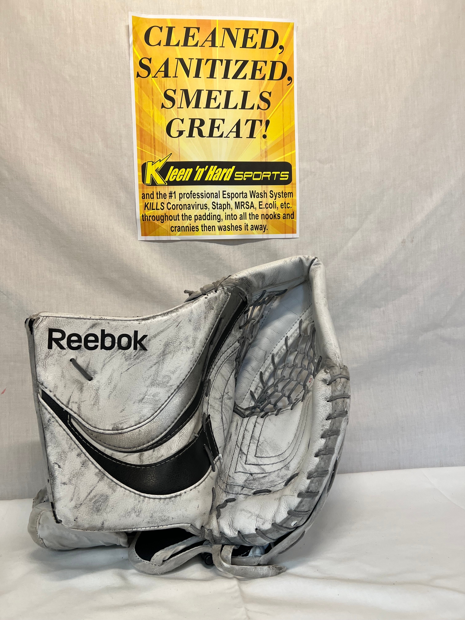 Used Senior Regular Reebok Premier Series III Goalie Glove