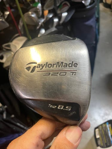 Taylormade driver 320ti Tour 8.5 In Right Handed graphite shaft