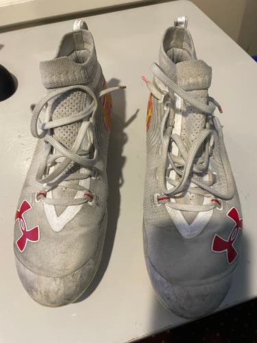 University of Maryland White Used Men's Size 11 Molded Cleats Under Armour Mid Top Spotlight