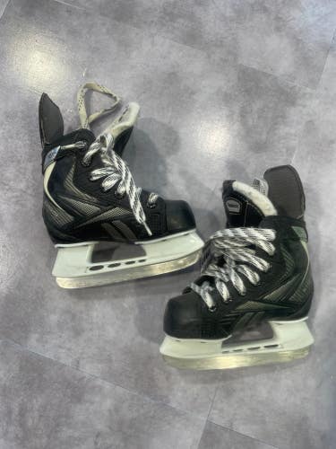 Youth Used Reebok 18K Hockey Skates D&R (Regular) 8.0
