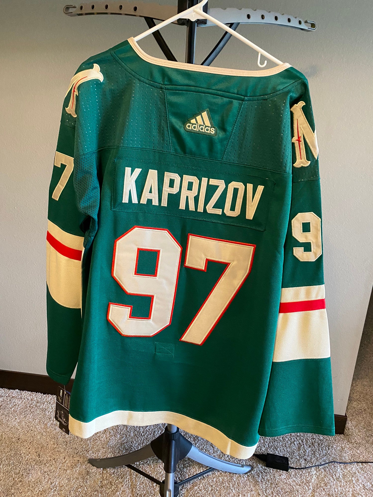 Kaprizov is the 8th most popular NHL jersey sold in since June. :  r/wildhockey