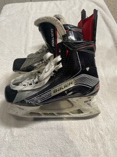 Used Bauer Regular Width  Size 6.5 Vapor Hockey Skates