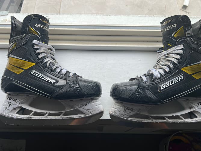 Used Bauer Regular Width Pro Stock Size 9 Supreme UltraSonic Hockey Skates