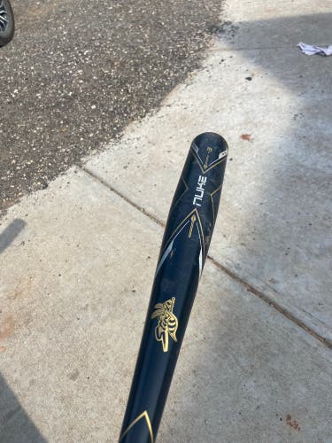 Used Stinger (-3) 30 oz 33" Stinger Nuke Bat
