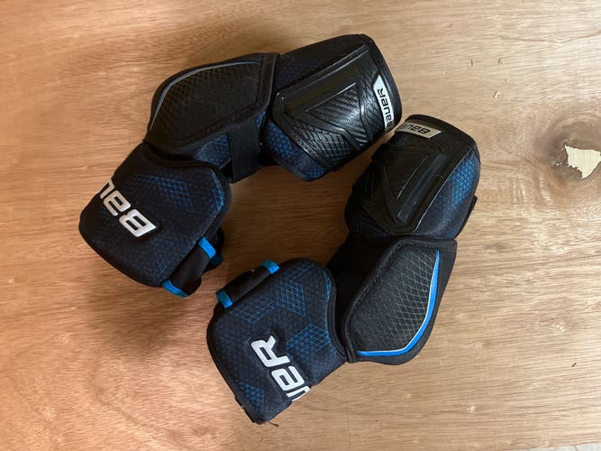 Used Medium Bauer  Bauer X Elbow Pads