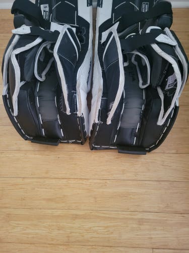 Used 30" Bauer Supreme M5 Pro Goalie Leg Pads