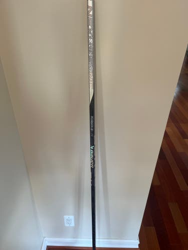 Senior Right Handed P28M Pro Stock Nexus Sync Hockey Stick