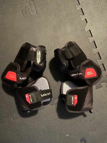 New Senior Medium Bauer Vapor 3X Pro Elbow Pads