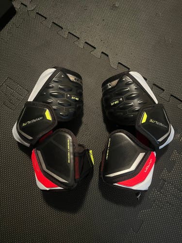 New Senior Medium Bauer Vapor Hyperlite Elbow Pads