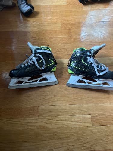 Used Bauer Regular Width  Size 5.5 GSX Hockey Goalie Skates