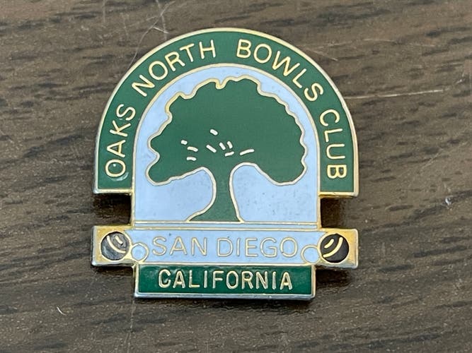 Oaks North Lawn Bowls Club SAN DIEGO, CALIFORNIA VINTAGE Bowling Lapel Hat Pin!