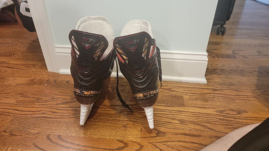 Senior Used Bauer Vapor 2.7x Hockey Skates Extra Wide Width Size 9.5