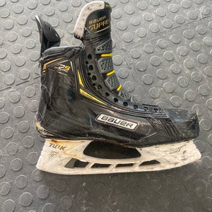 Used Bauer Regular Width Size 9 Hockey Skates