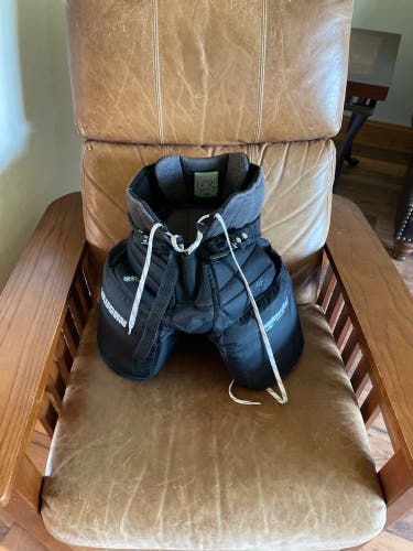 Used S/M Vaughn Velocity VE8 Goalie Pants