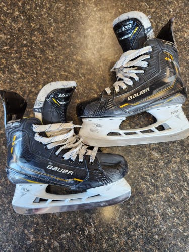 Bauer Supreme M5 Pro Hockey Skates Size 5.5 Fit 2