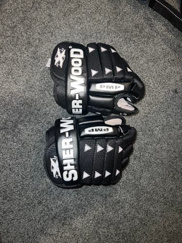 Sher-Wood 9.5"  Youth Gloves