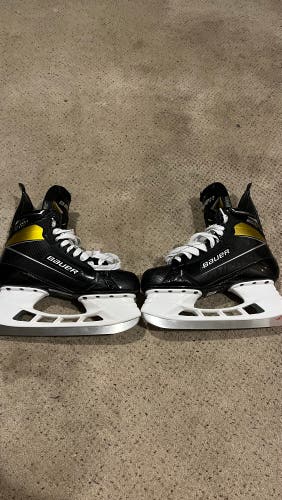 New Bauer Size 10.5 Supreme UltraSonic Hockey Skates
