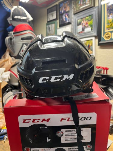 Used Medium CCM  FL500 Helmet size S/M